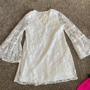 White/lace dress new with tags. Size small